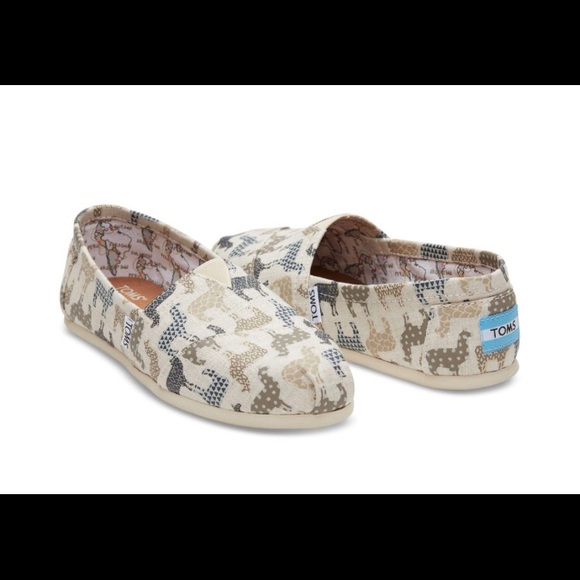 llama print shoes